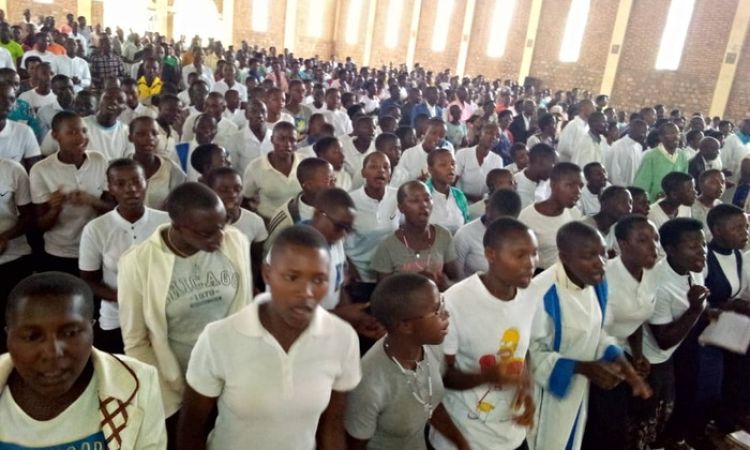 KAYOGORO : AVEC LES ENFANTS SUR LES TRACES DE SAINT JEAN BOSCO.
